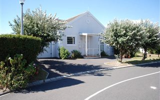 2 Bedroom Cluster in Sunningdale