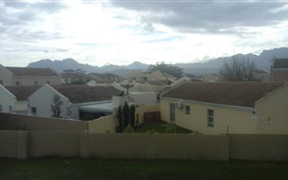 214 m² Land available in Fairview Golf Estate