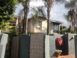 3 Bed Townhouse in Waterkloof Glen