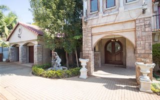 4 Bedroom House in Boardwalk