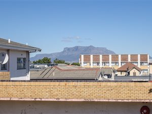2 Bed Apartment in Parow Central