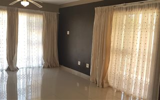 3 Bedroom Flat in Meerensee