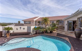 4 Bedroom House in Blue Bend