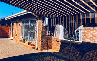 3 Bedroom Townhouse in Royldene