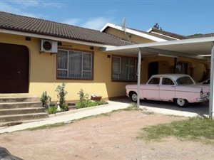 4 Bed House in Nagina