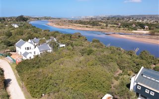 2825 m² Land available in Keurbooms River
