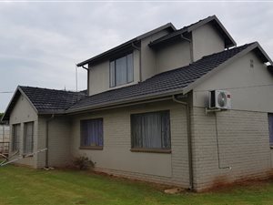 4 Bed House in Edelweiss