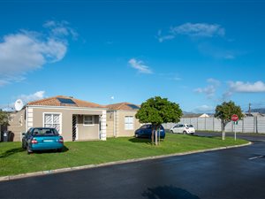 3 Bed House in Vanguard