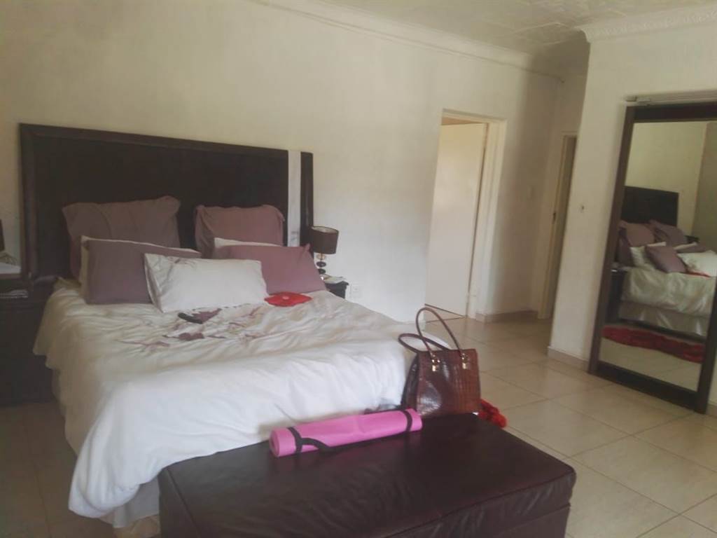 6 Bed House To Rent In President Park Rr2430590 Private