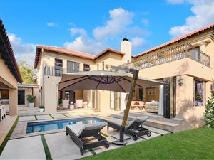 4 Bed House in Eagle Canyon Golf Estate