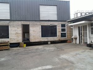 1920 m² Industrial space in Jacobs