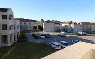 2 Bedroom Apartment in Vredekloof