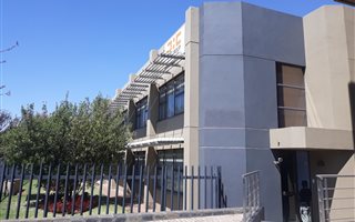 1000 m² Commercial space in Jet Park