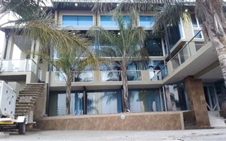 9 Bedroom House in Dan Pienaar
