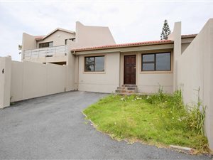 3 Bedroom Townhouse in Greenfields