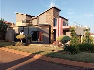 5 Bed House in Magaliesberg Country Estate