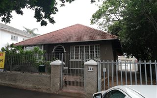 220 m² Commercial space in Glenwood