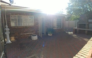 2 Bedroom Townhouse in Montana Park