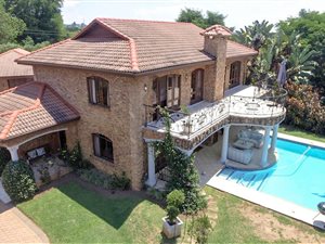 6 Bed House in White River Country Estate
