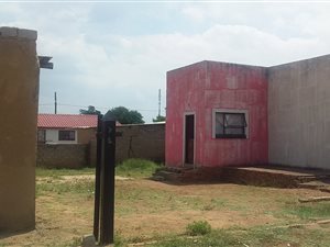 8 Bed House in Mabopane