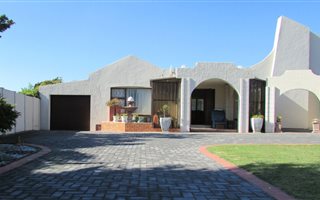 3 Bedroom House in Woodlands