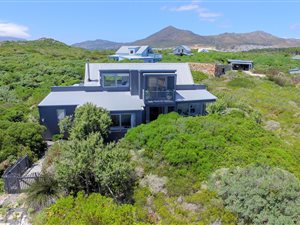 4 Bed House in Kommetjie