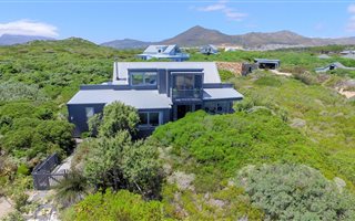 4 Bedroom House in Kommetjie