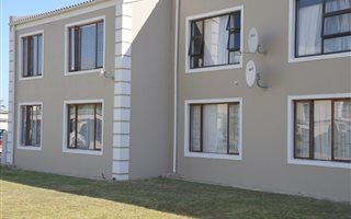 2 Bedroom House in Sandbaai