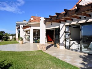 3 Bed House in Mossel Bay Golf Estate