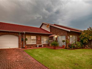 3 Bed Townhouse in Edenglen