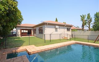 3 Bedroom Townhouse in Fairland
