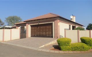 3 Bedroom Townhouse in Heatherview