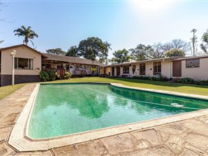 5 Bed House in Cowies Hill Park