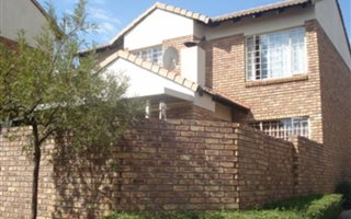 3 Bedroom Simplex in Zwartkop