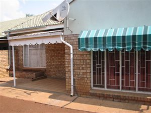 2 Bed Apartment in Naboomspruit