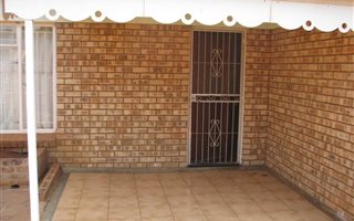 2 Bedroom Apartment in Naboomspruit
