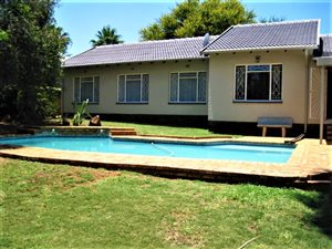4 Bed House in Brackendowns