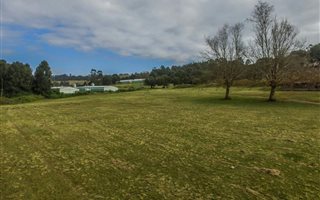 14 ha Farm in Waterfall