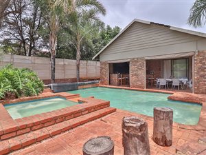 5 Bed House in Eldoraigne