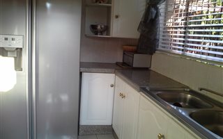 4 Bedroom House in Heuweloord