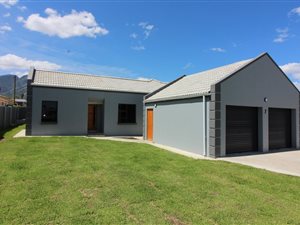 4 Bed House in Blanco