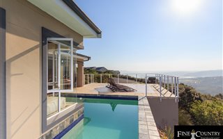 3 Bedroom House in Pezula Golf Estate