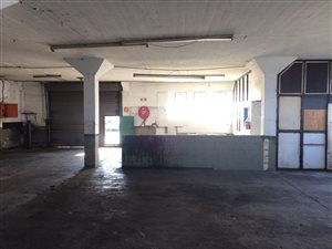 230 m² Industrial space in Jacobs
