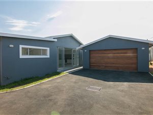 3 Bed House in Sheffield Beach