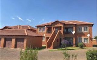 2 Bedroom Townhouse in Meyersdal