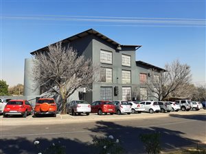 86 m² Commercial space in Waterkloof Ridge