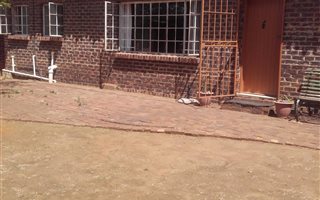 1 Bedroom Garden Cottage in Bronkhorstspruit