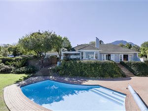 3 Bed House in Pearl Rise