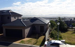 3 Bedroom Duplex in Langeberg Ridge