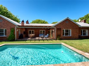 4 Bedroom House in Tokai